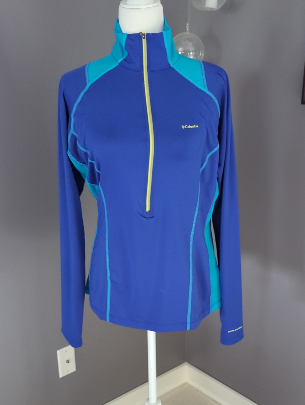 Columbia Blue Half-Zip Active Top with Yellow Accent